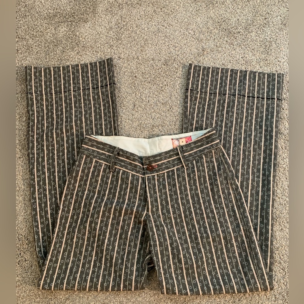 Dandelion Pinstripe jeans size 4
